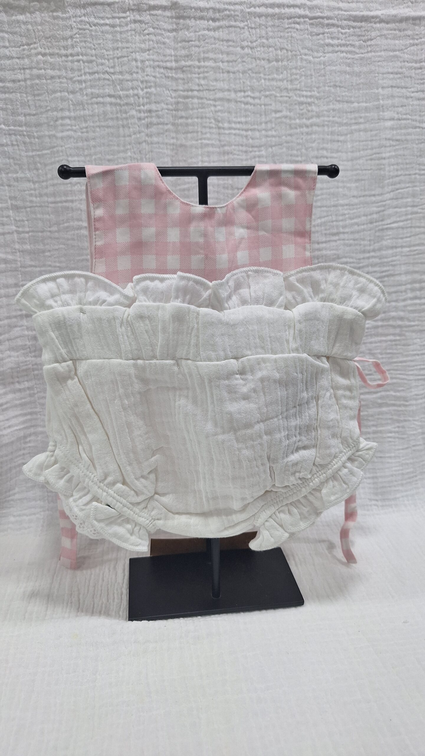White bottom - Image 3