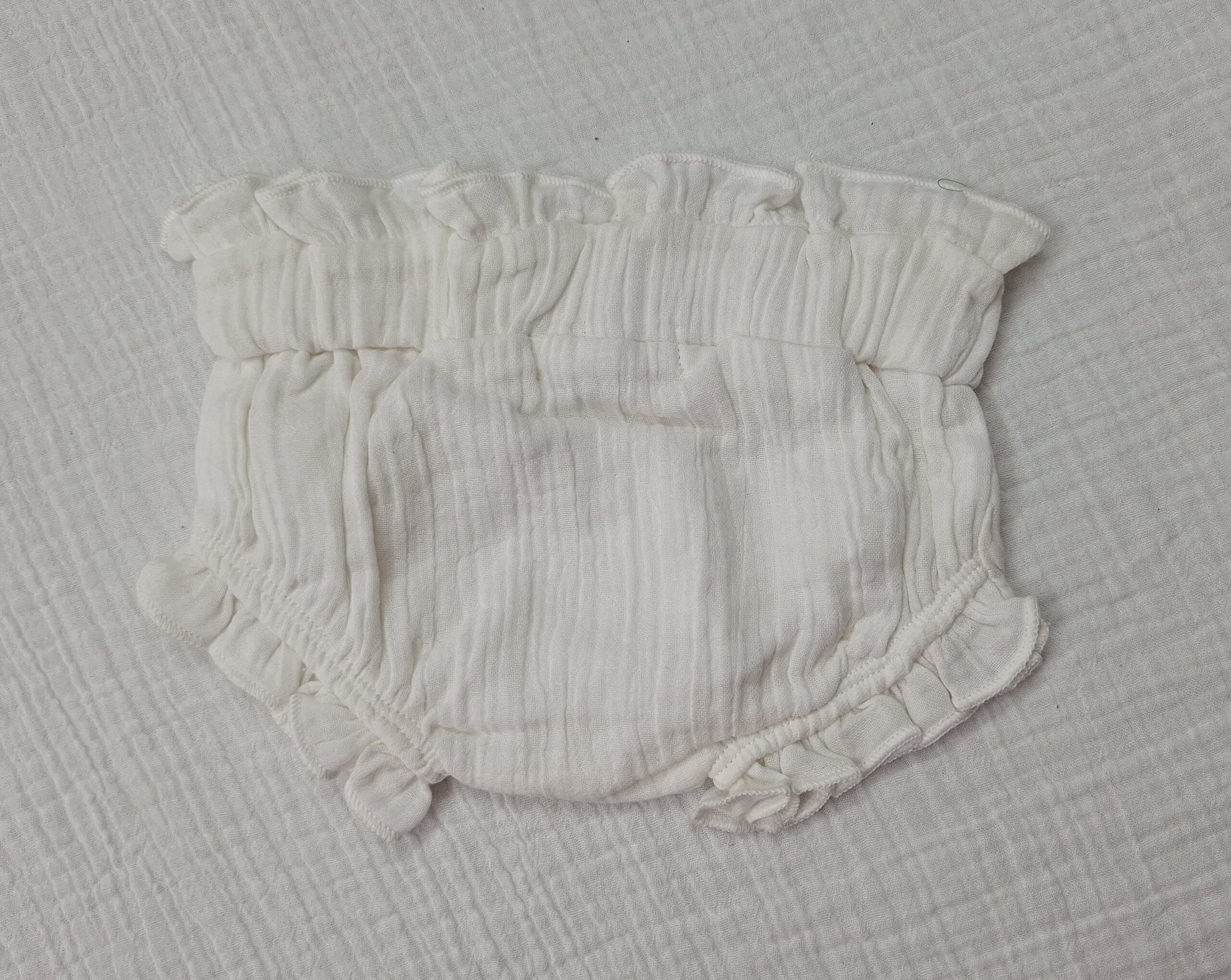White bottom - Image 2